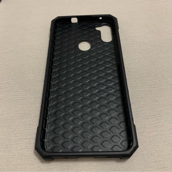 Samsung Galaxy A11 | Tuff Rugged Protective Case Metro by T-Mobile - Picture 3 of 8